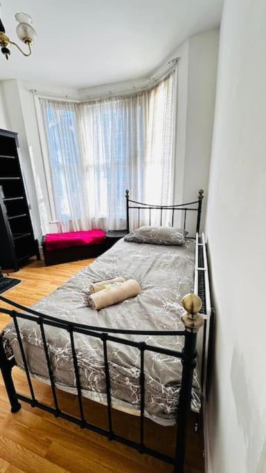 3 Bed House East London Home Luaran gambar
