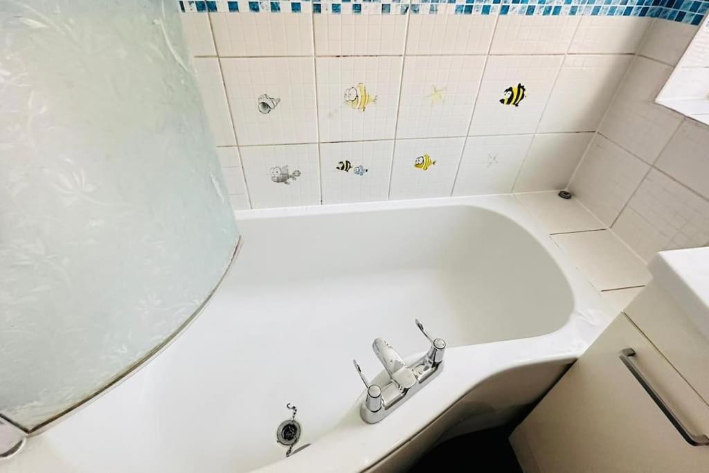 3 Bed House East London Home Luaran gambar