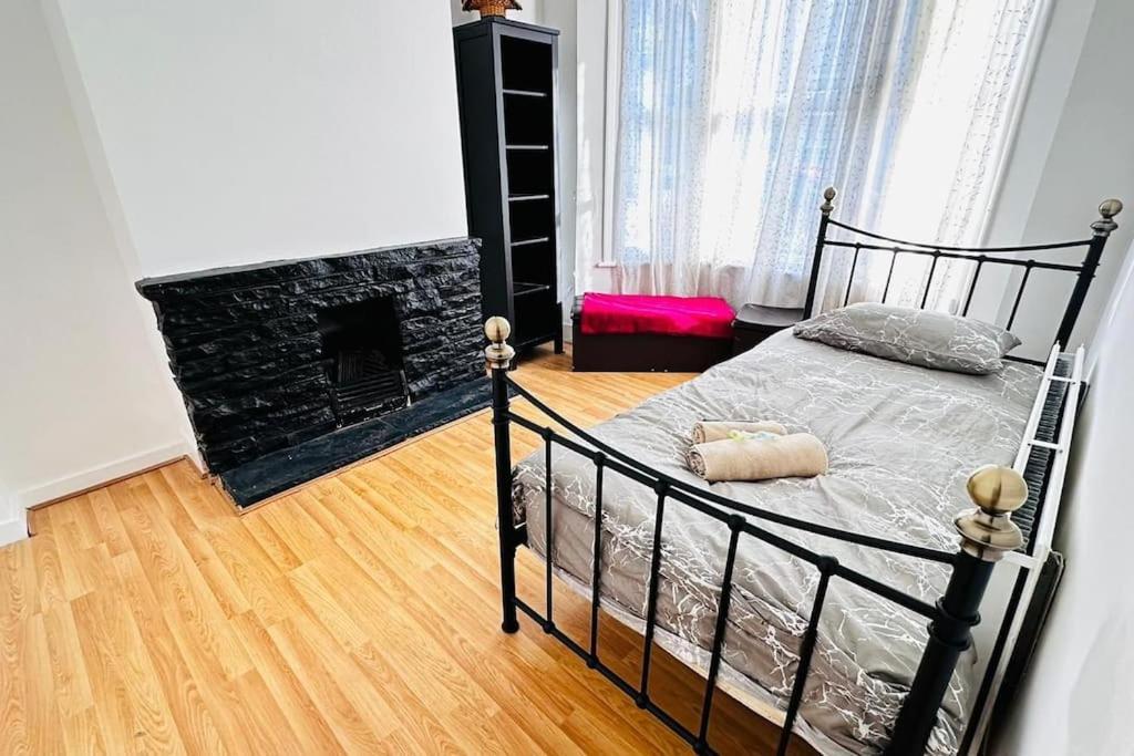 3 Bed House East London Home Luaran gambar